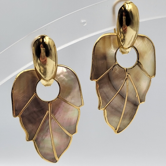 4 Pair - White & Gold Iridescent Earring Package - Picture 3 of 9